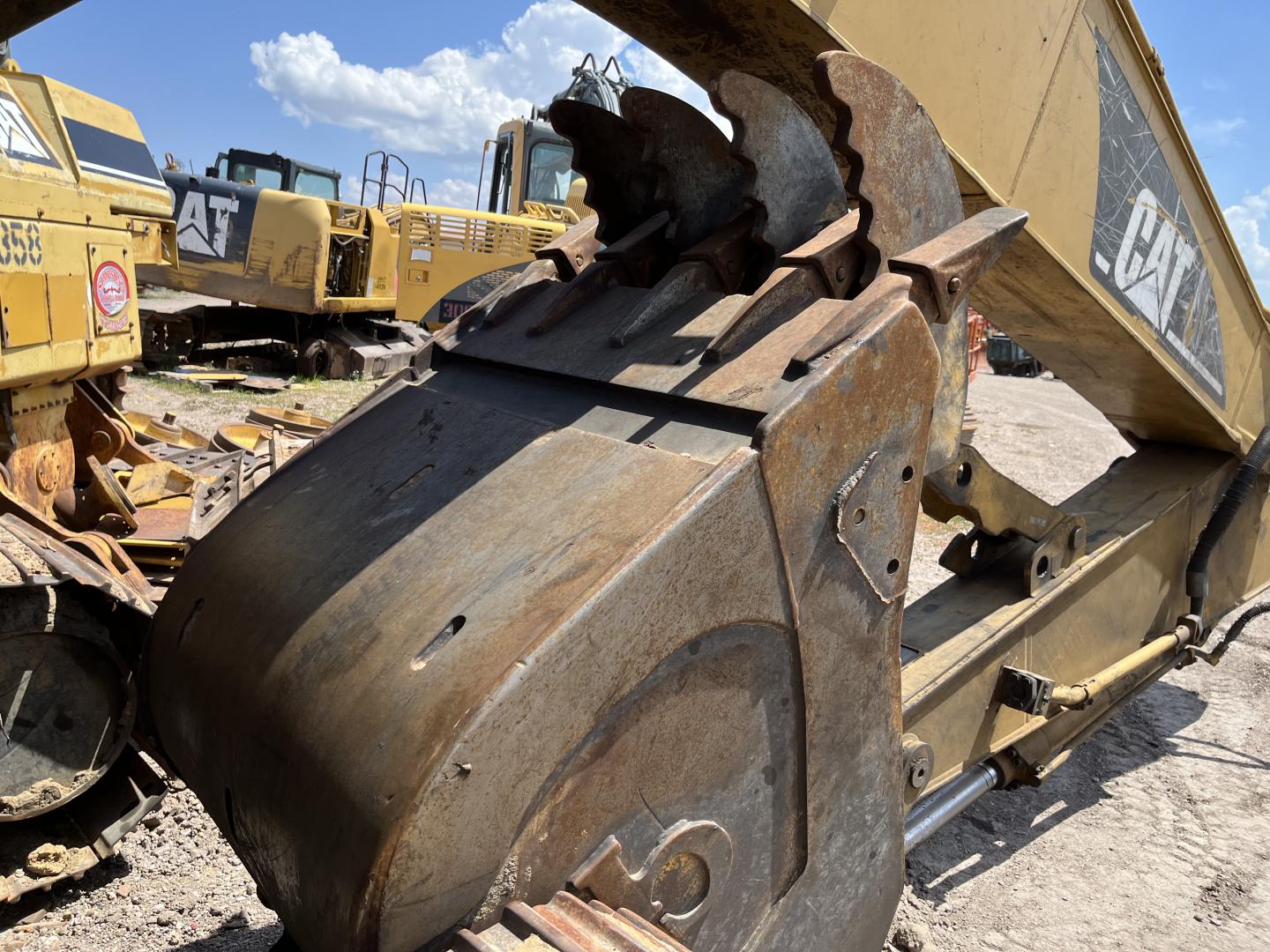 ./imagenes/INVOICE/2019/17806/EXCAVADORA CATERPILLAR 320C PARA REFACCIONES (8).JPG